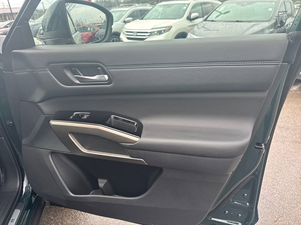 Certified 2025 Nissan Pathfinder Platinum w/ Cargo Package image 20