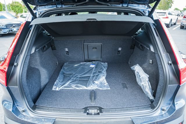 New 2026 Volvo XC40 B5 Ultra w/ Climate Package AWD/4WD image 10