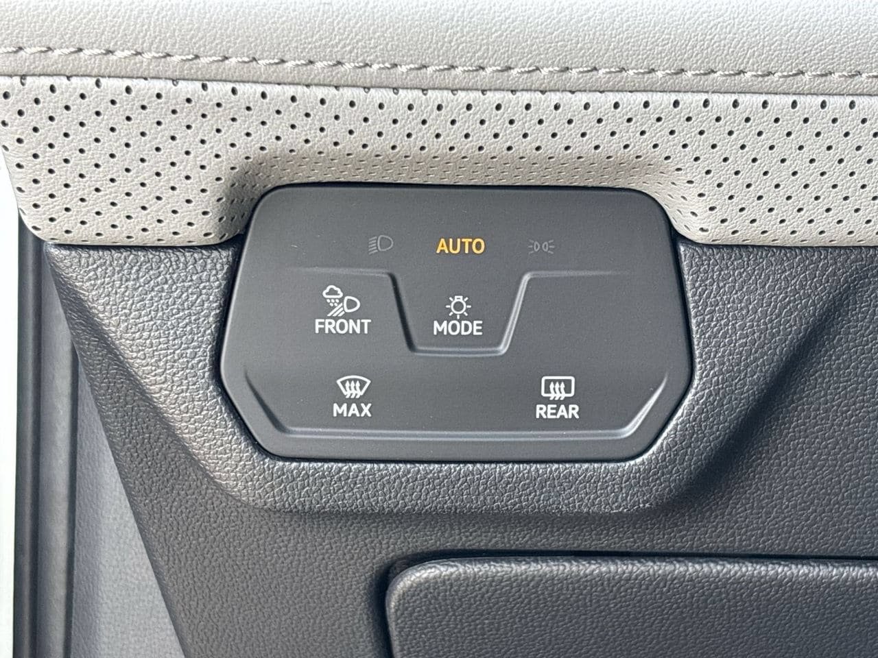 New 2026 Volkswagen Atlas Peak Edition AWD/4WD image 28