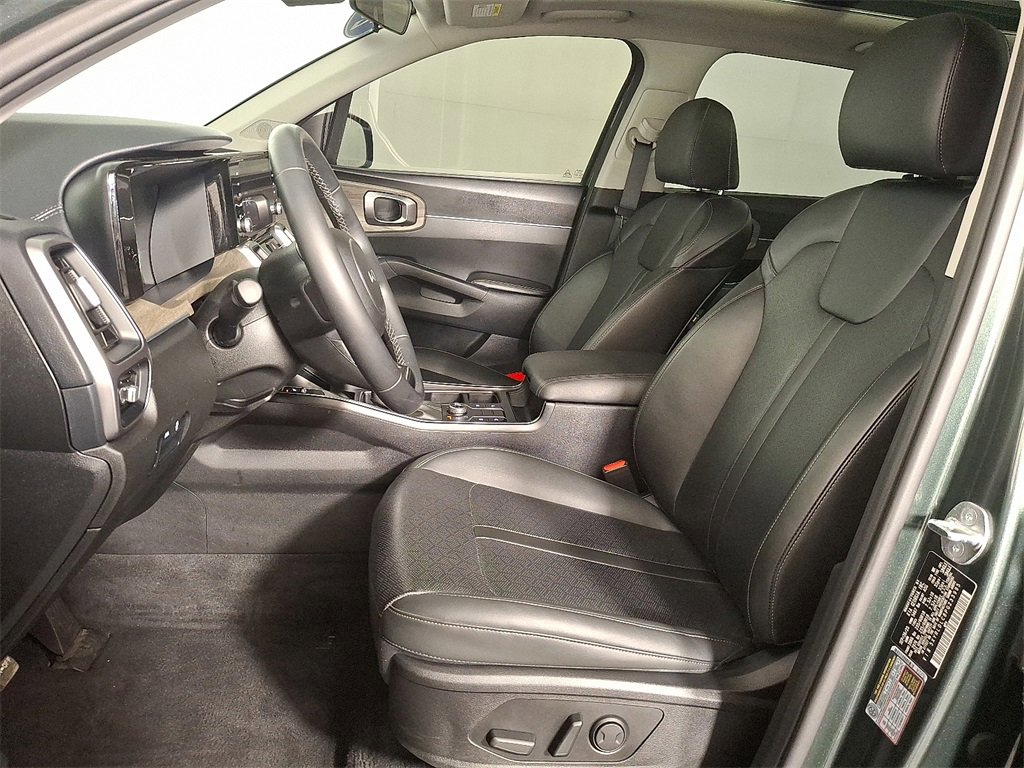 Used 2023 Kia Sorento S w/ Panoramic Sunroof Package image 17