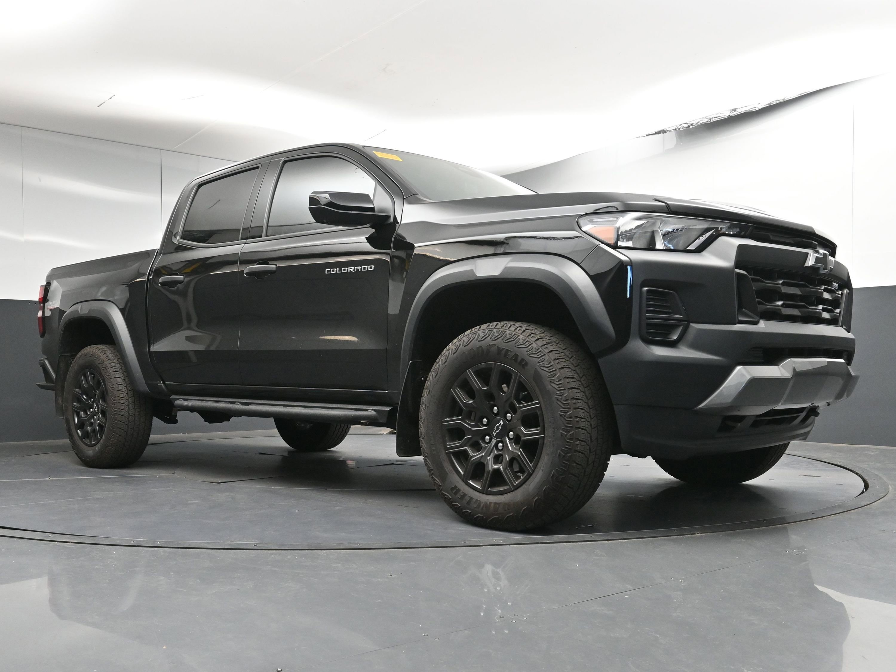 Used 2024 Chevrolet Colorado Trail Boss w/ Technology Package image 24