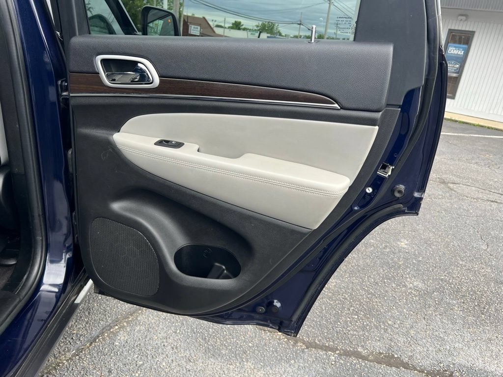 Used 2018 Jeep Grand Cherokee Limited AWD/4WD image 21