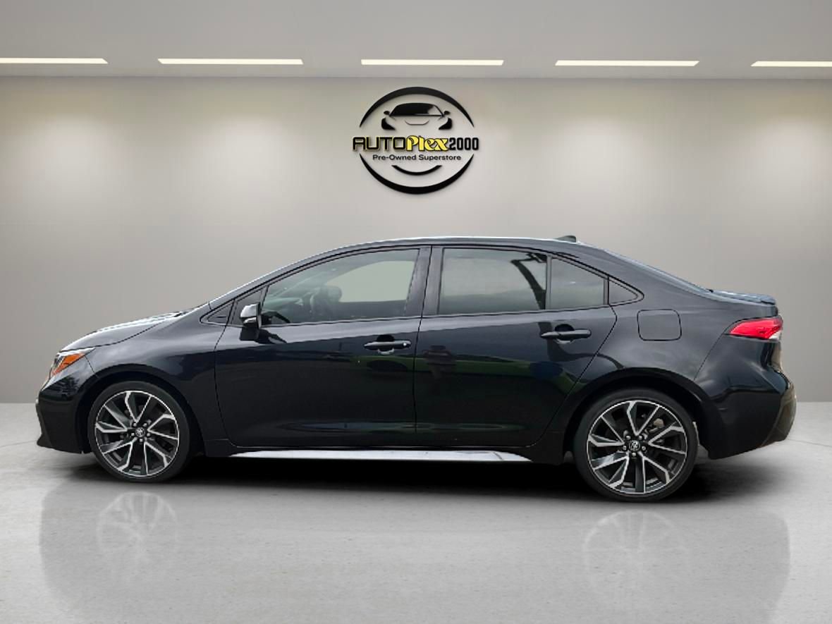 Used 2022 Toyota Corolla SE FWD image 3