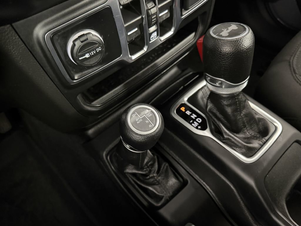 Used 2023 Jeep Wrangler Unlimited AWD/4WD image 30