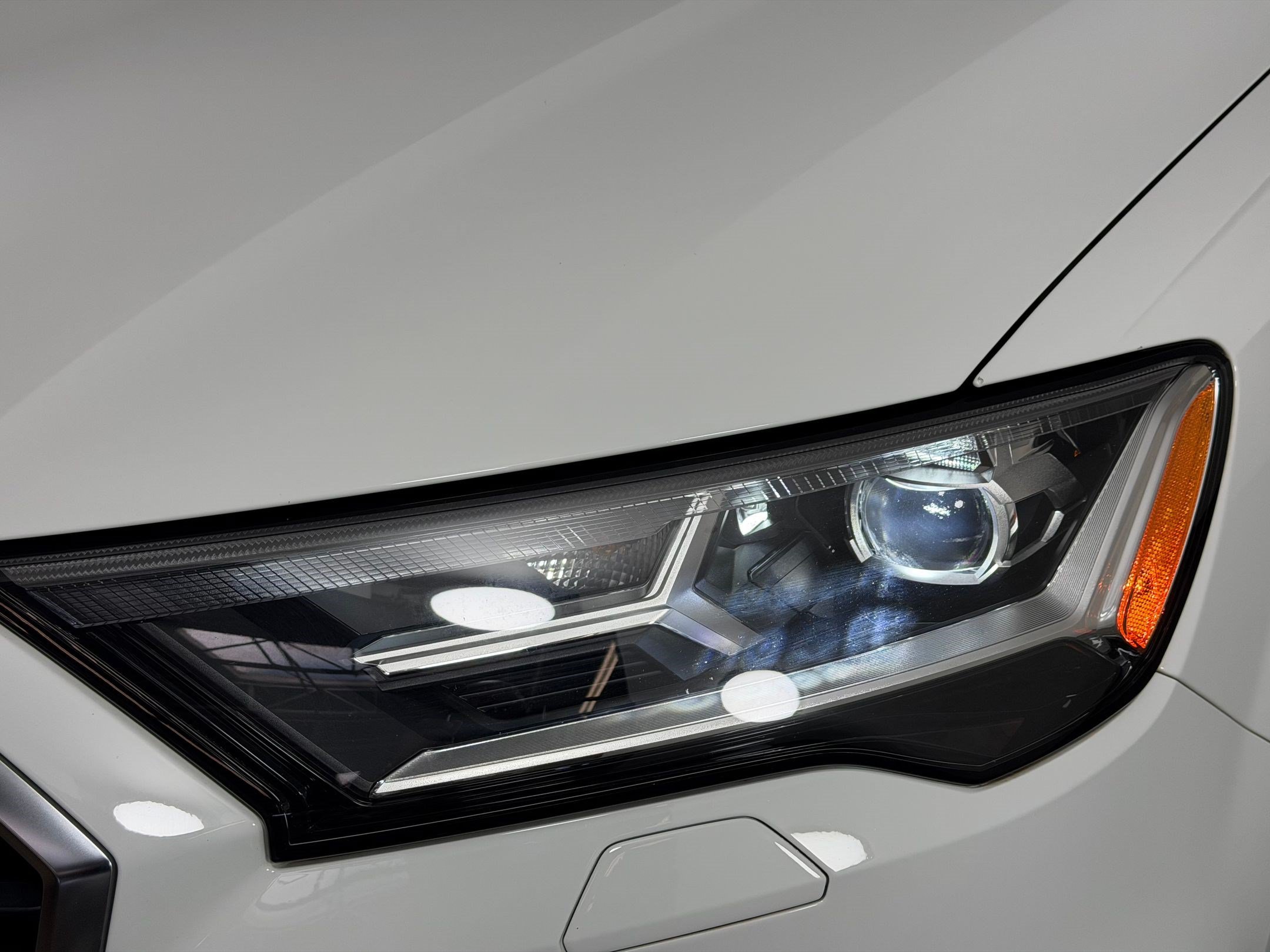 Certified 2023 Audi Q7 2.0T Premium w/ Towing Package AWD/4WD image 12