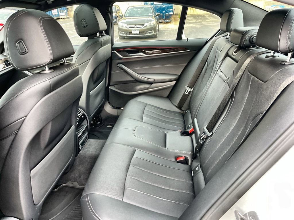 Certified 2022 BMW 530i xDrive w/ Convenience Package image 23