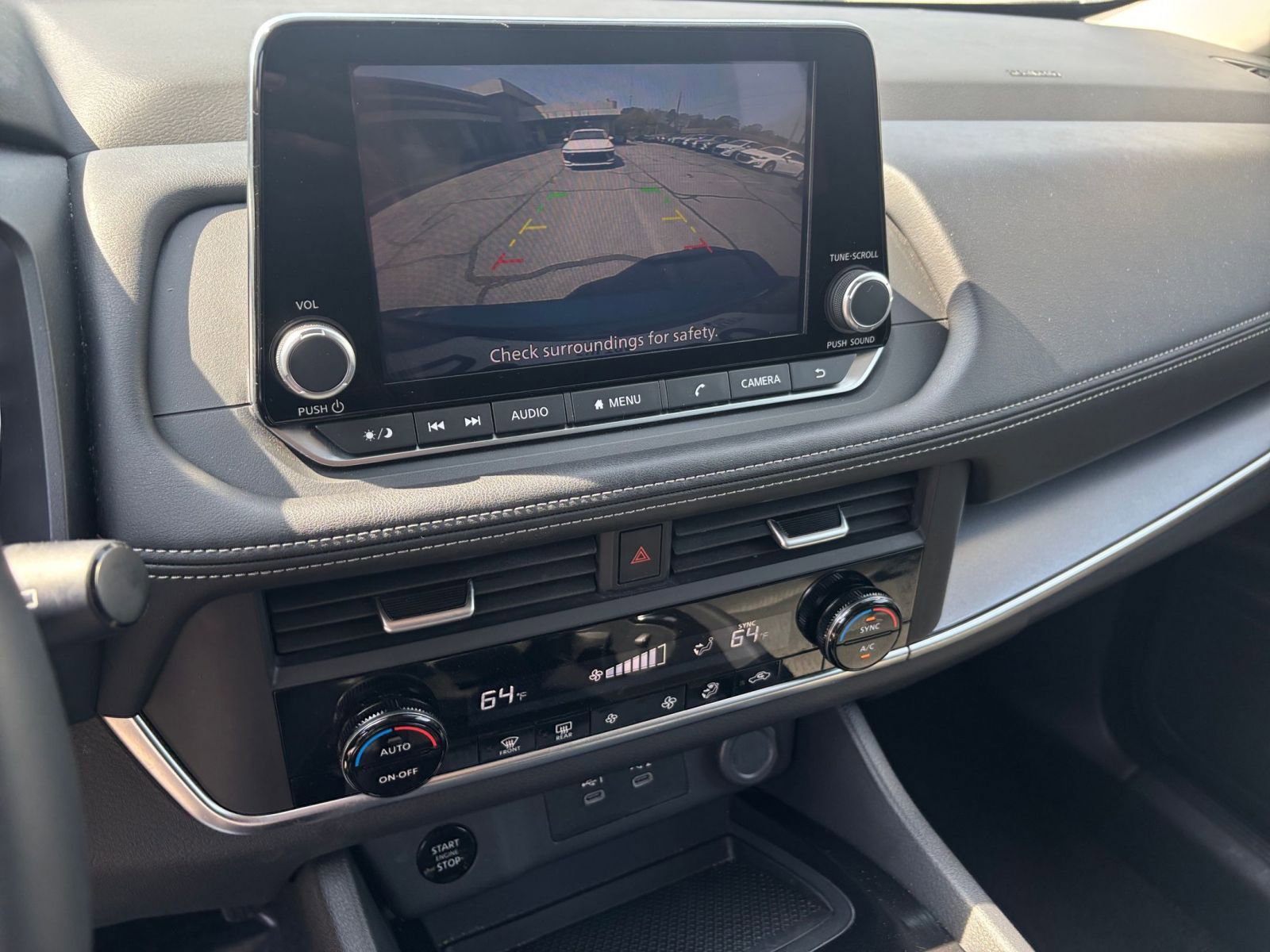 Used 2025 Nissan Rogue SV FWD image 31