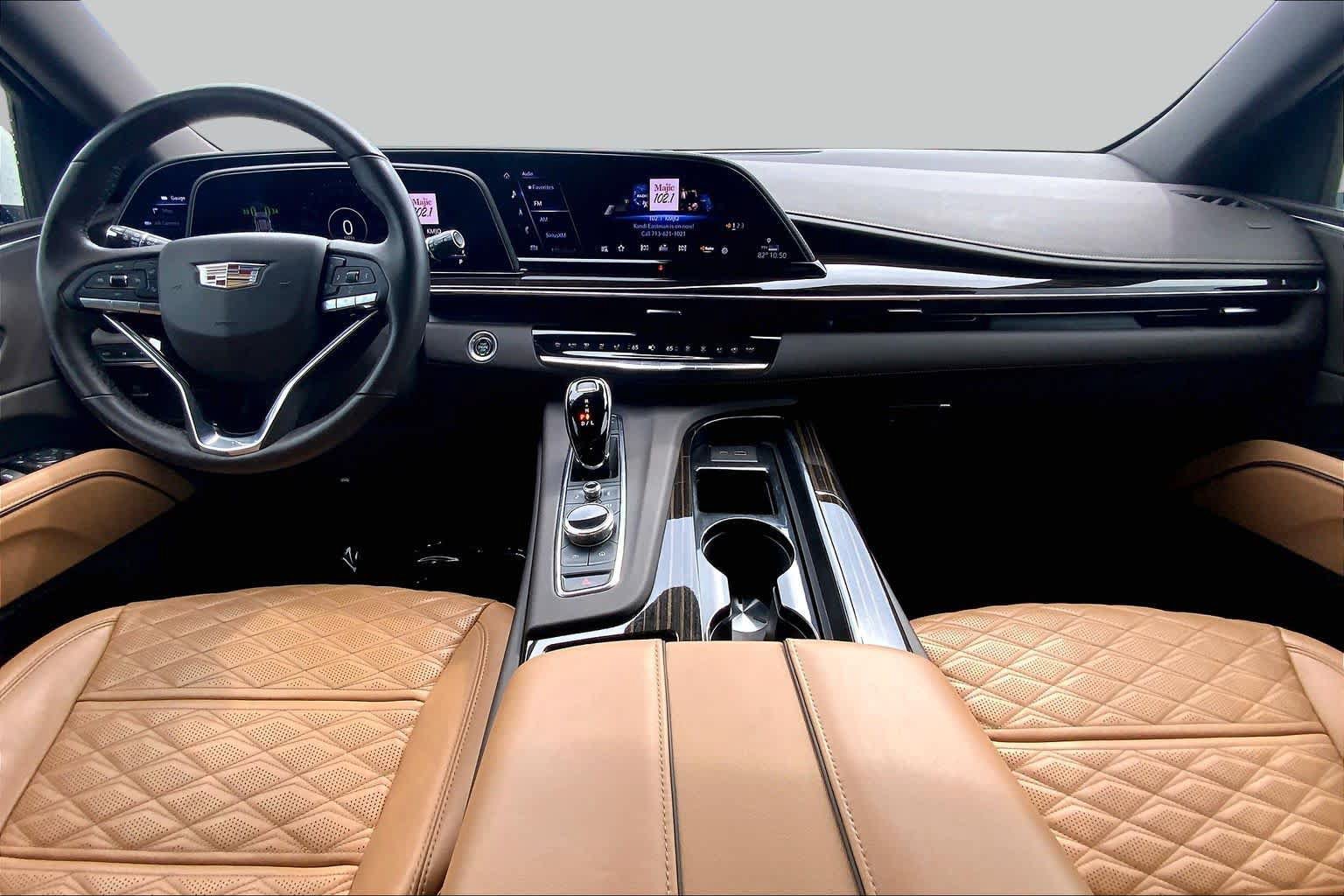 Used 2023 Cadillac Escalade ESV Premium Luxury AWD/4WD image 14