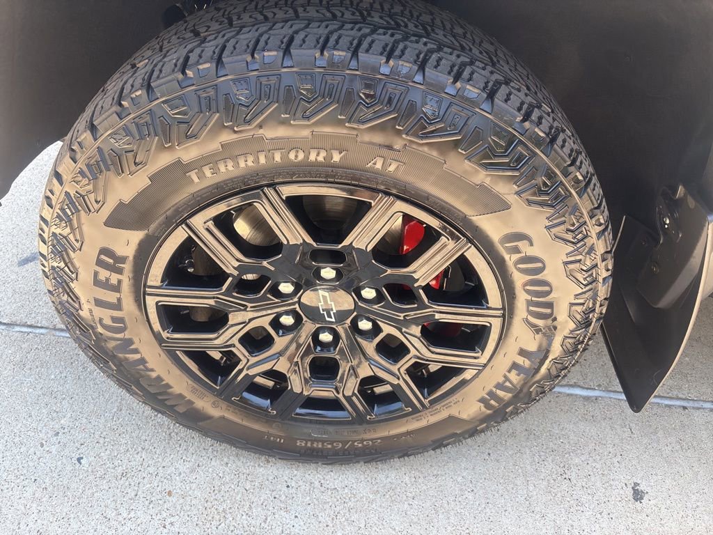 Used 2024 Chevrolet Colorado Trail Boss AWD/4WD image 18