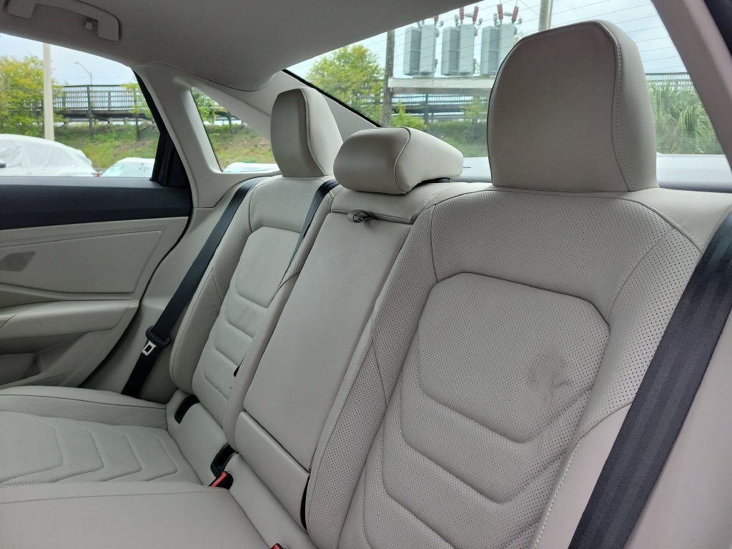 Used 2019 Volkswagen Jetta SEL Premium FWD image 9