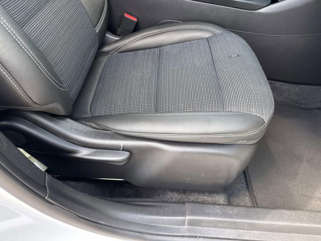 Certified 2025 Buick Envista Sport Touring FWD image 11