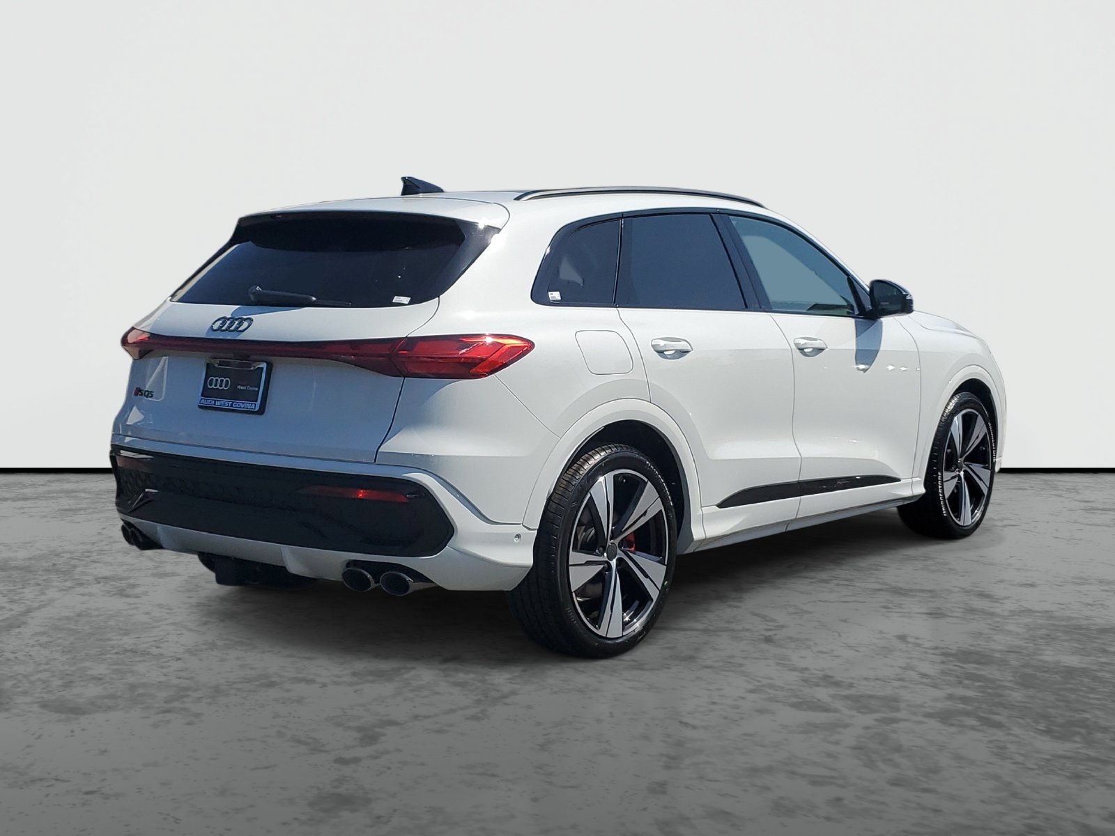 New 2026 Audi SQ5 Prestige AWD/4WD image 4
