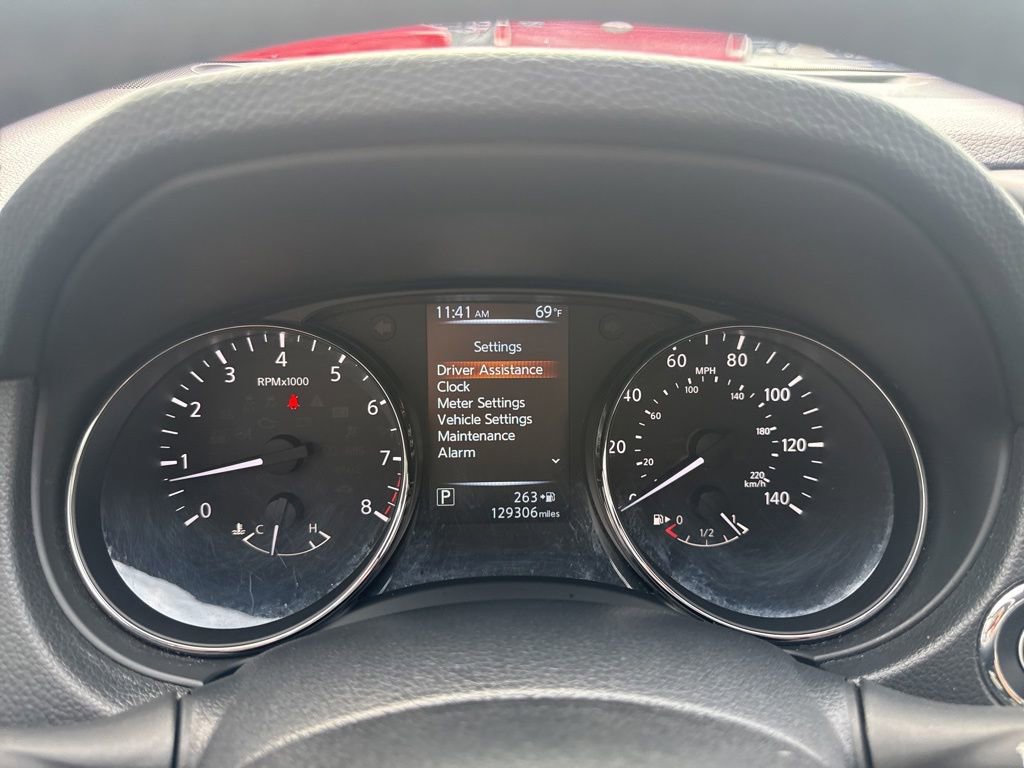 Used 2017 Nissan Rogue SV w/ SV Premium Package AWD/4WD image 30