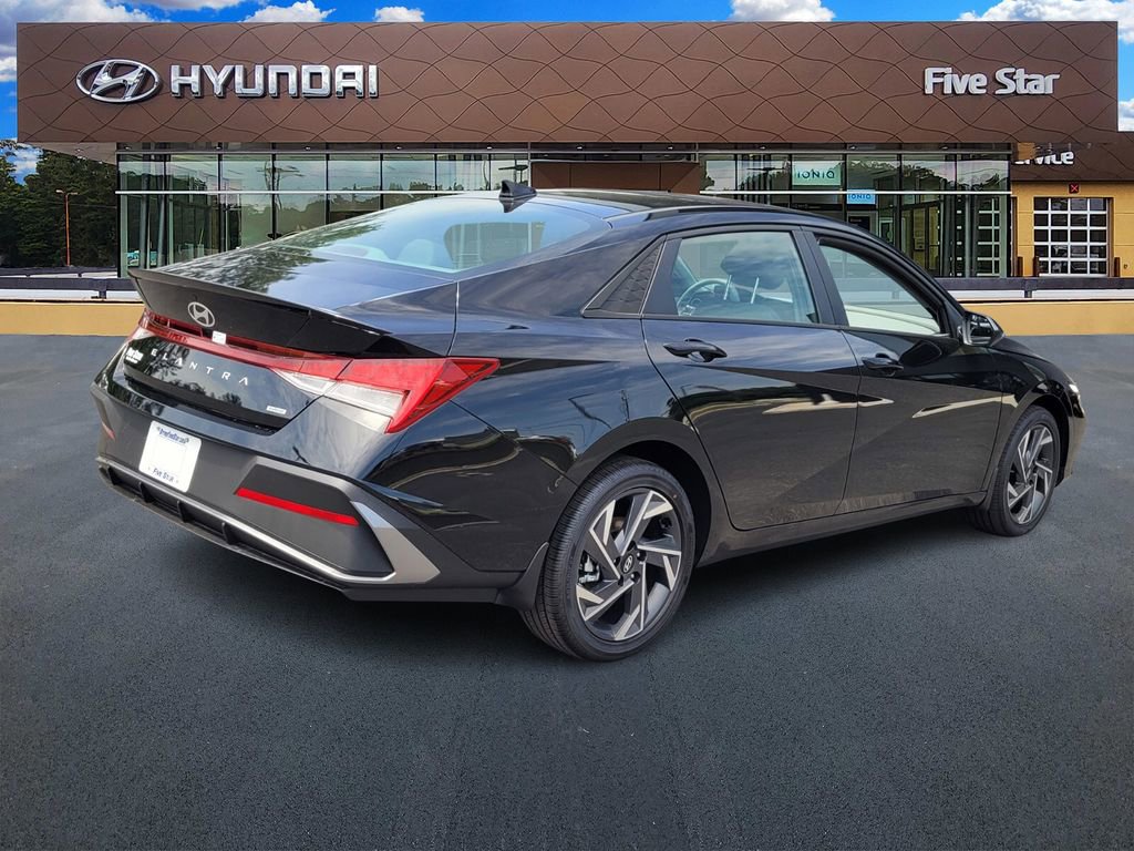 New 2025 Hyundai Elantra SEL image 7