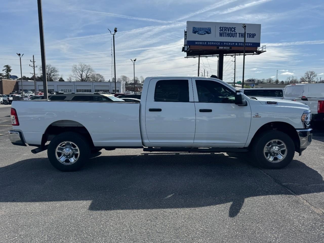 Used 2024 RAM 2500 Tradesman w/ Chrome Appearance Group AWD/4WD image 2