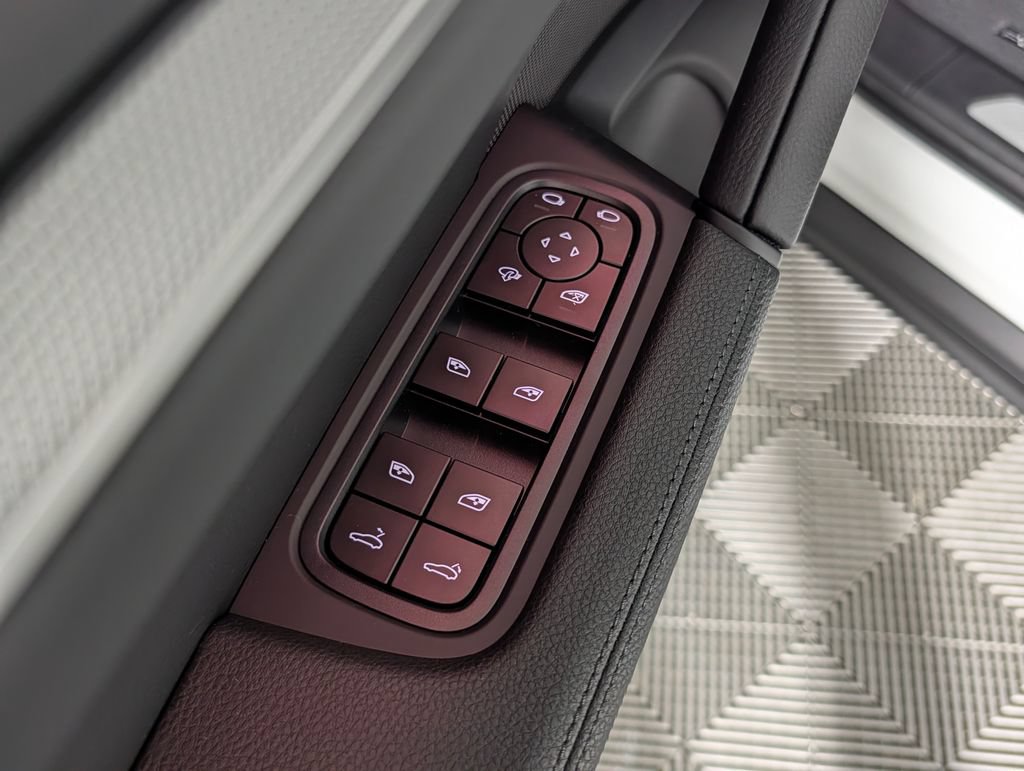 New 2026 Porsche Cayenne AWD/4WD image 27