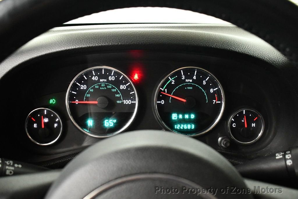 Used 2012 Jeep Wrangler Unlimited Sahara image 28