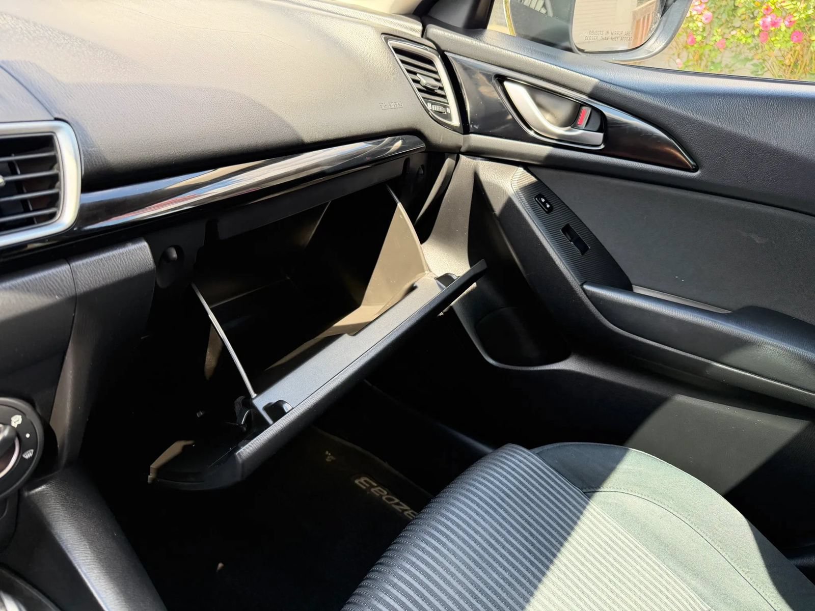 Used 2014 MAZDA MAZDA3 i Touring w/ Moonroof Package 1 FWD image 36
