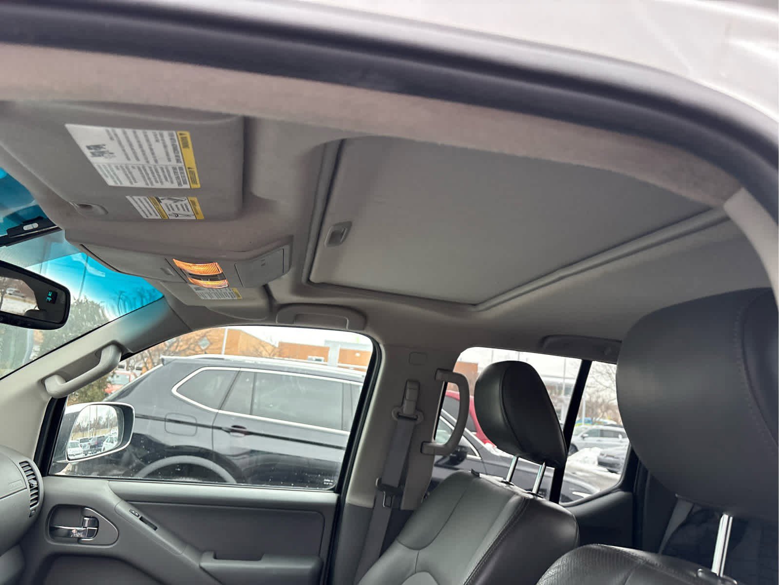 Used 2013 Nissan Frontier SL w/ Moonroof Pkg image 7