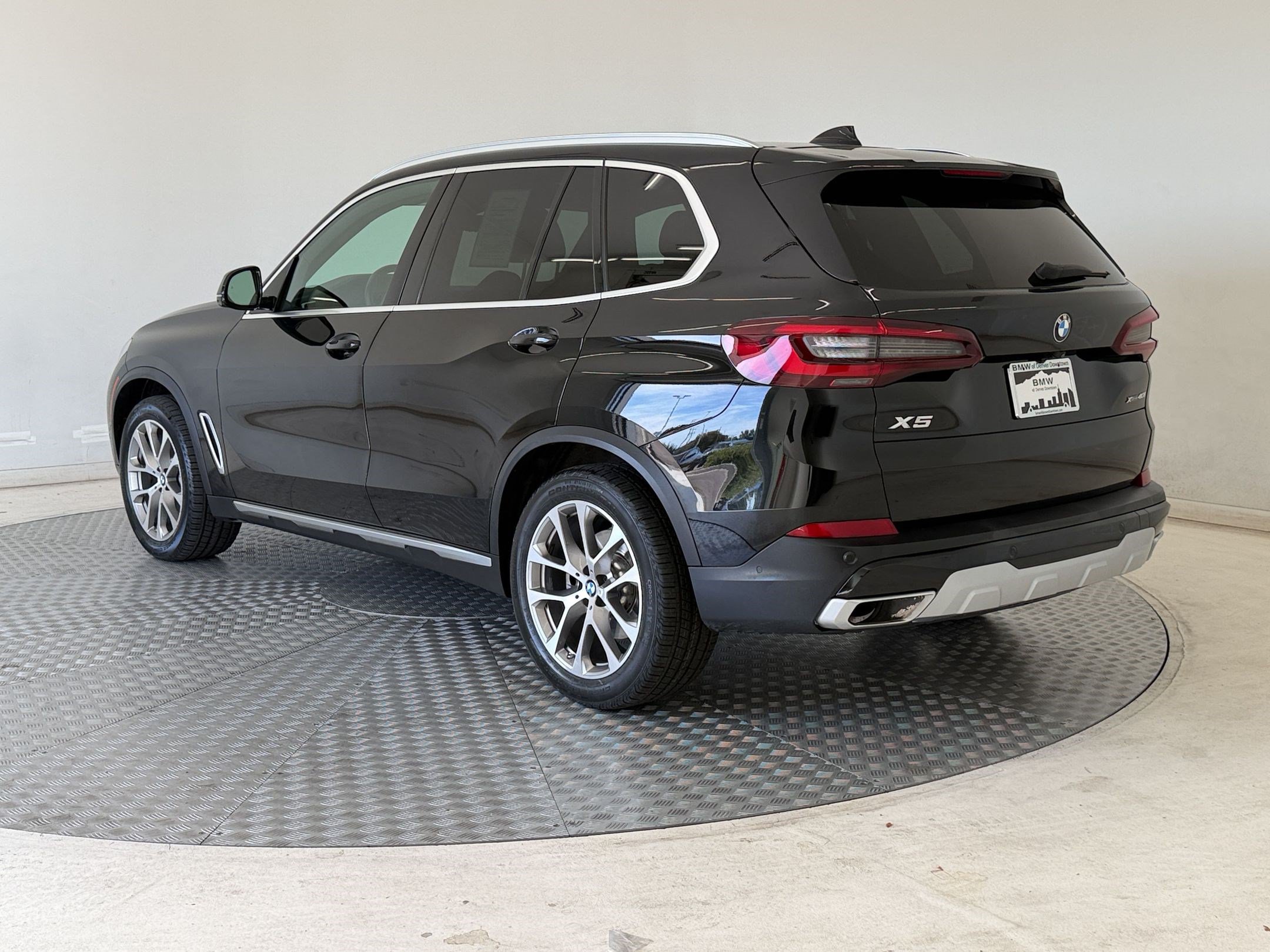 Used 2022 BMW X5 xDrive40i w/ Climate Comfort Package AWD/4WD image 3