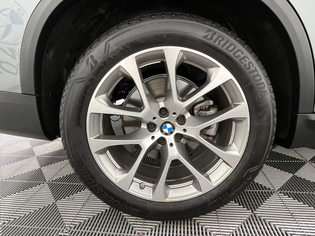 Used 2025 BMW X5 xDrive40i AWD/4WD image 16