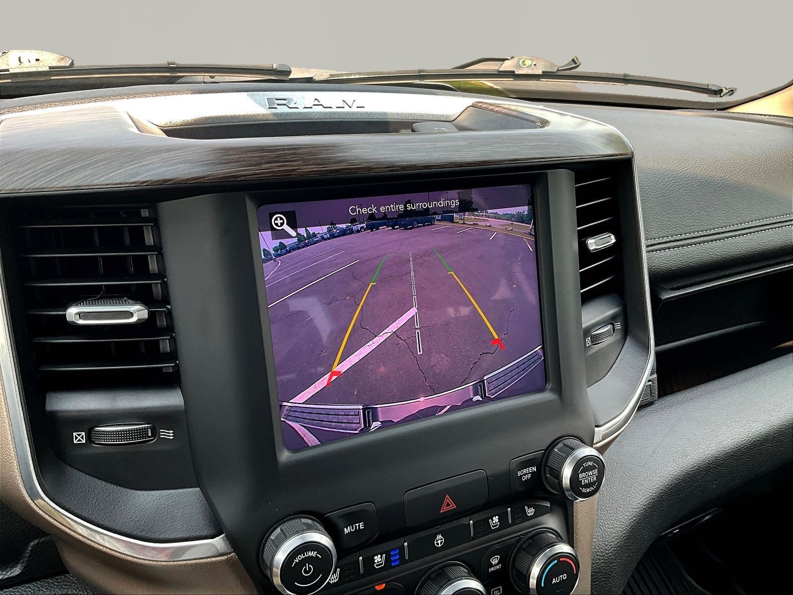 Used 2020 RAM 1500 Laramie AWD/4WD image 15