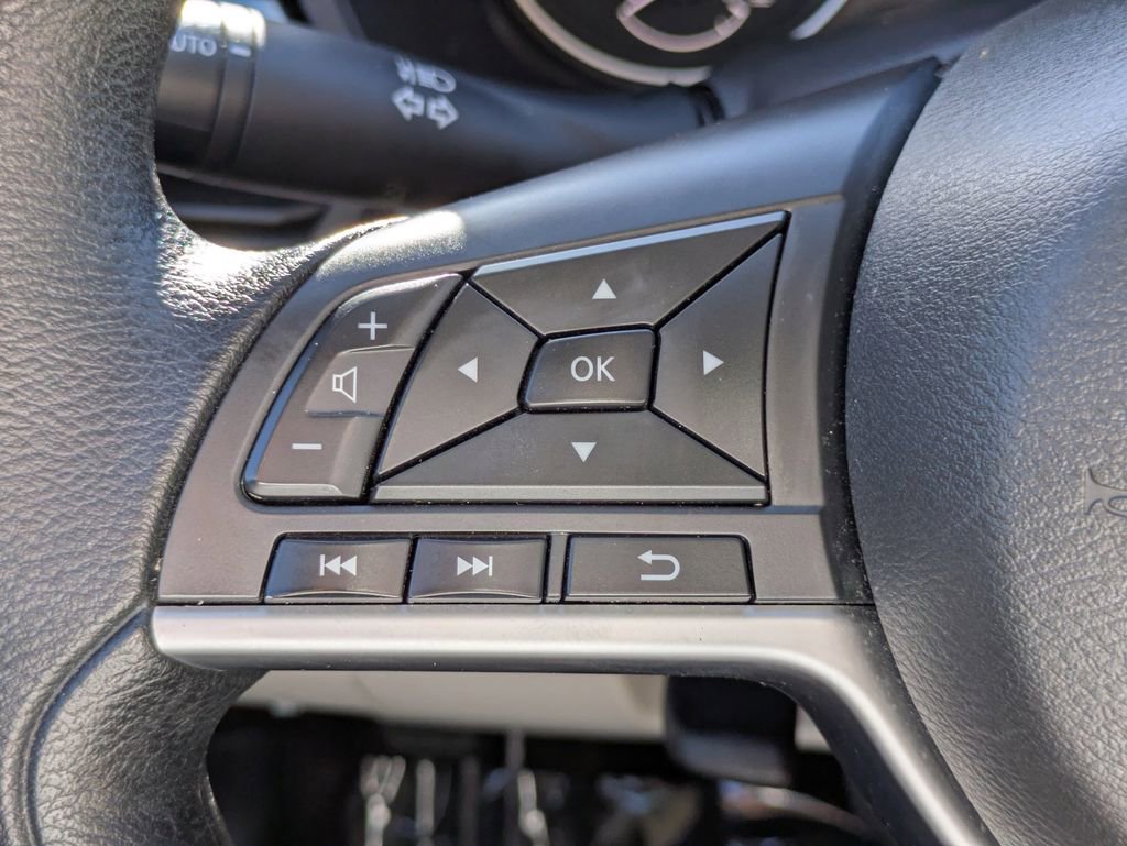 Used 2025 Nissan Altima 2.5 SV FWD image 24