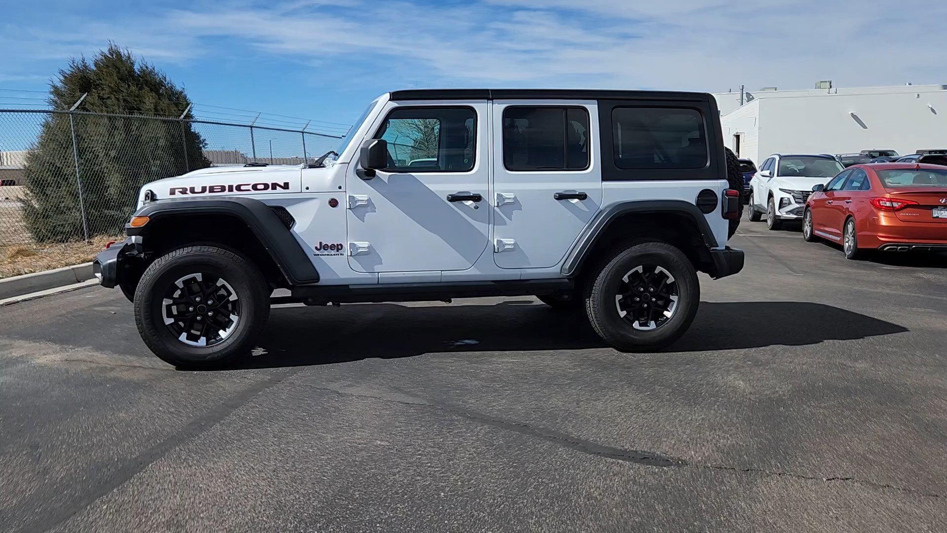 Used 2025 Jeep Wrangler Unlimited Rubicon image 2