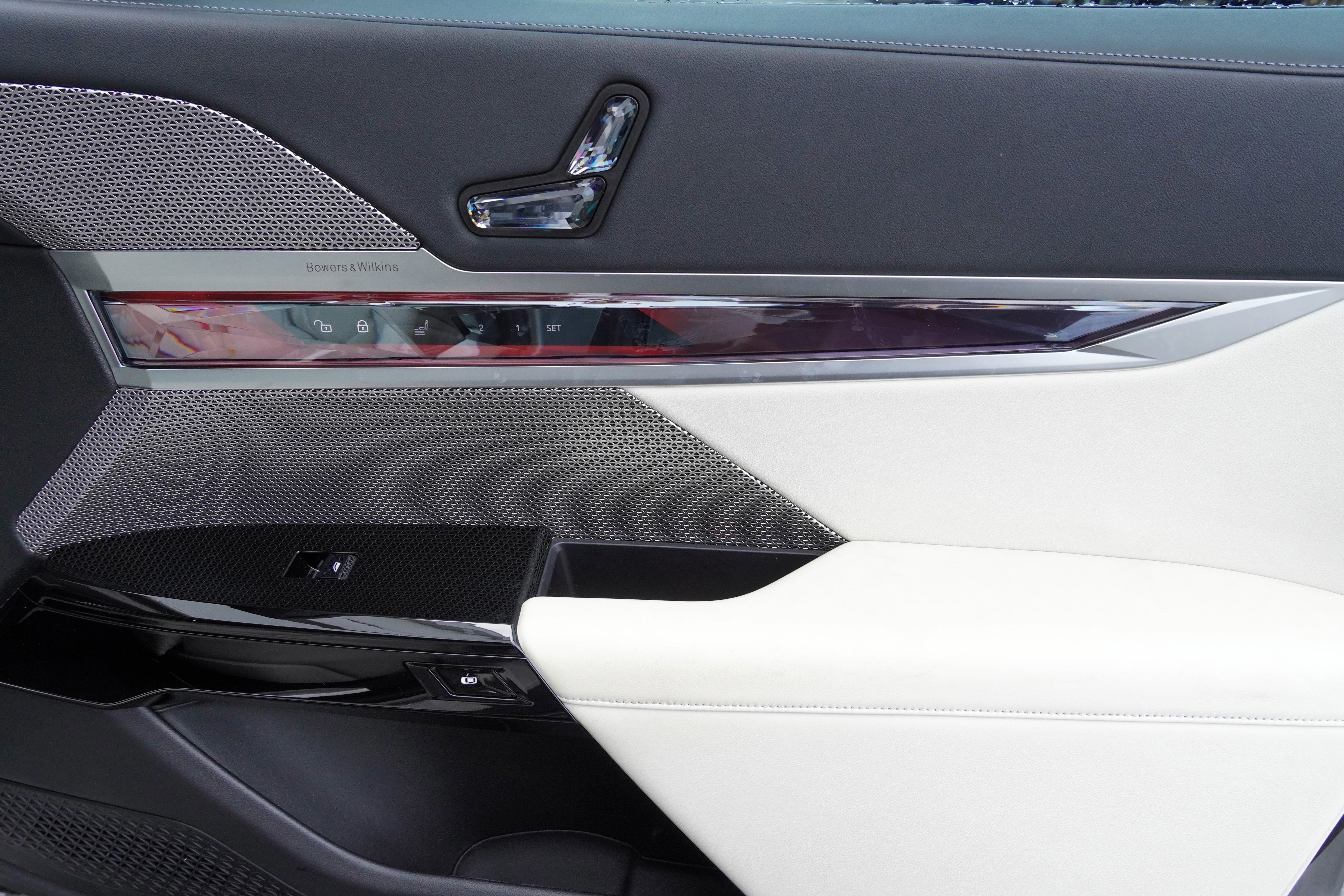 Certified 2023 BMW 760i xDrive w/ Executive Package AWD/4WD image 32