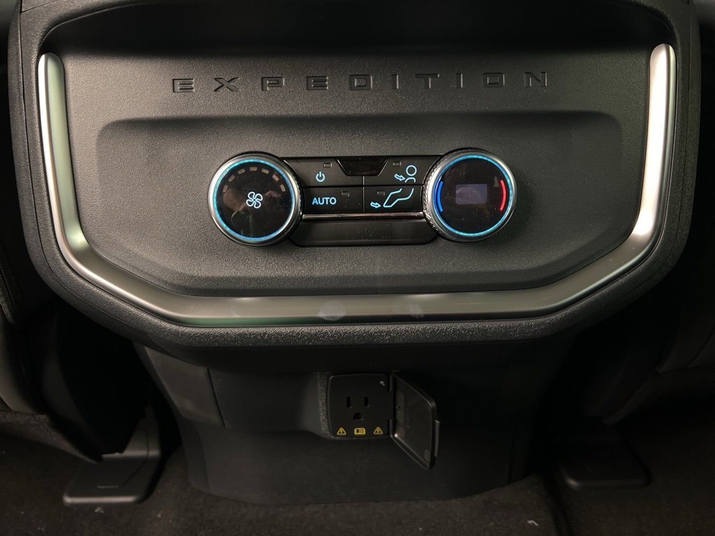 New 2025 Ford Expedition Active image 33