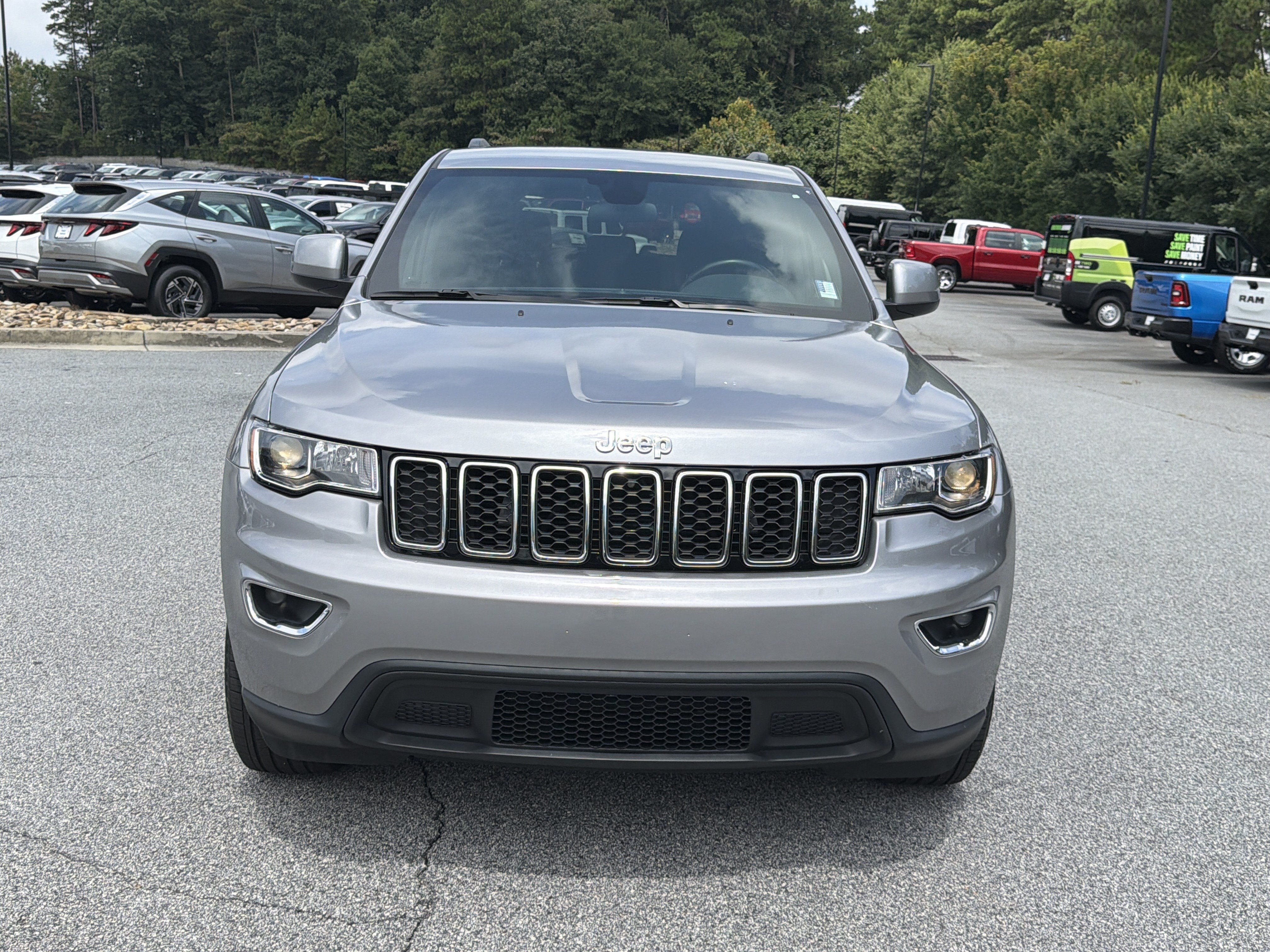 Used 2021 Jeep Grand Cherokee Laredo RWD image 2