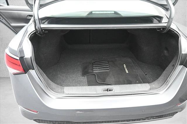 Used 2024 Nissan Sentra SV FWD image 22
