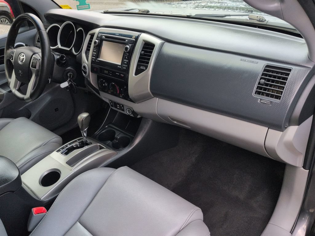 Used 2013 Toyota Tacoma 4x4 Double Cab w/ Limited Pkg image 23