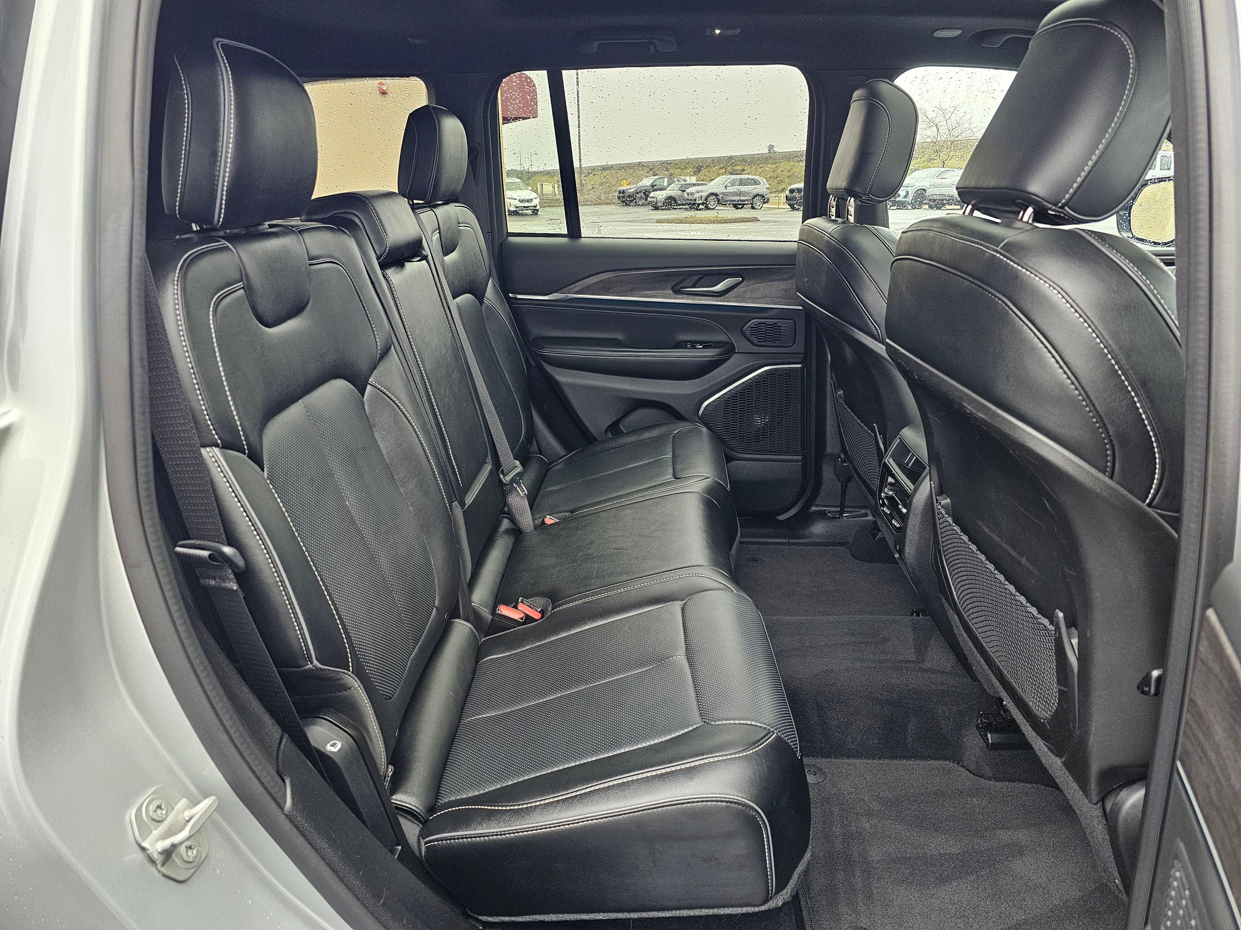 Used 2024 Jeep Grand Cherokee Overland image 13