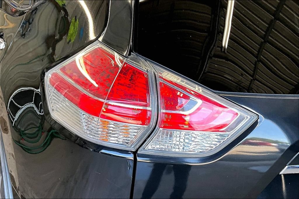 Used 2016 Nissan Rogue SL FWD image 24