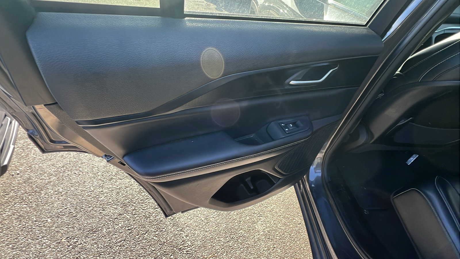 Used 2024 Jeep Grand Cherokee Altitude image 23