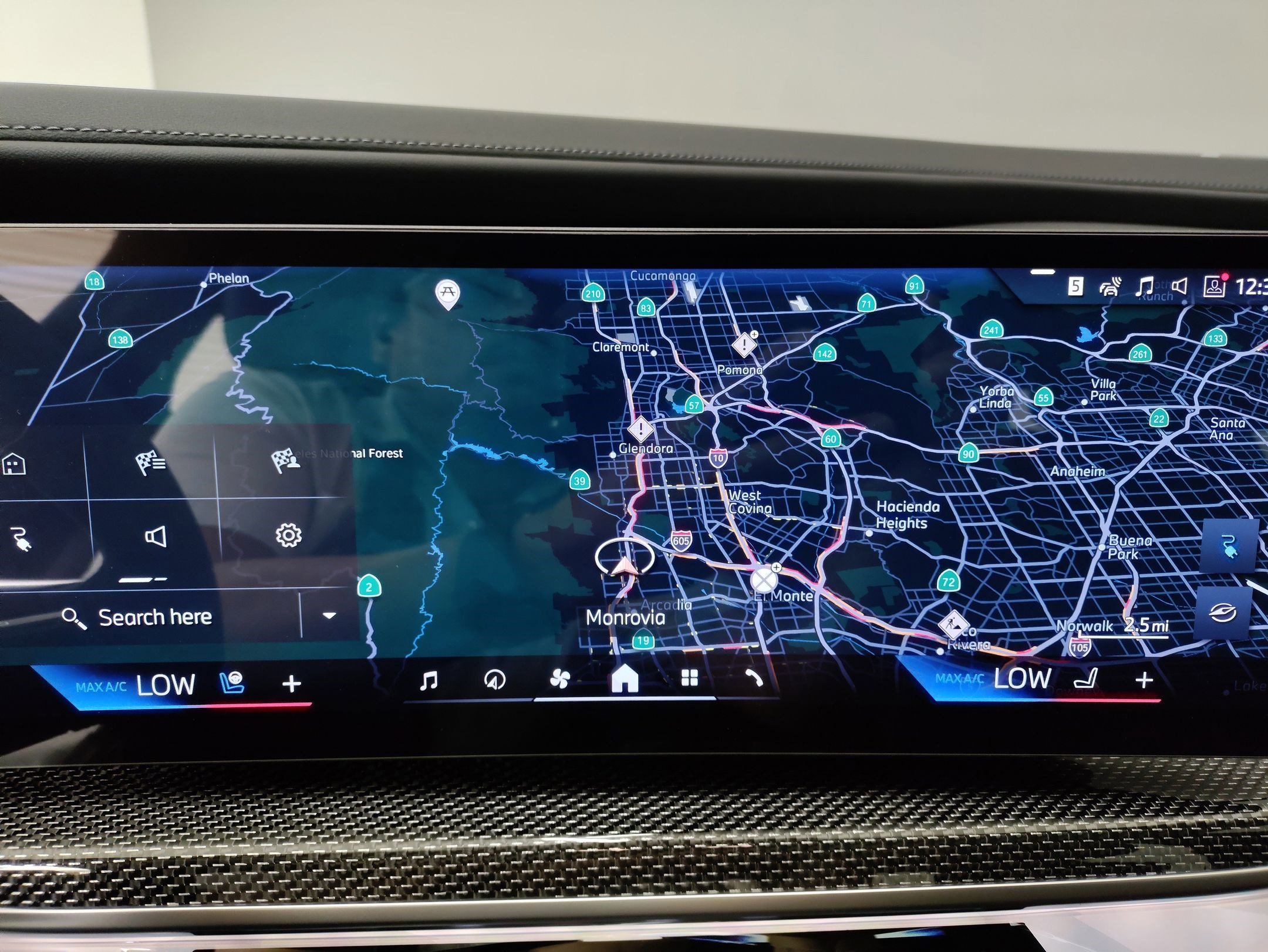 New 2025 BMW i7 xDrive60 w/ Premium Package image 19