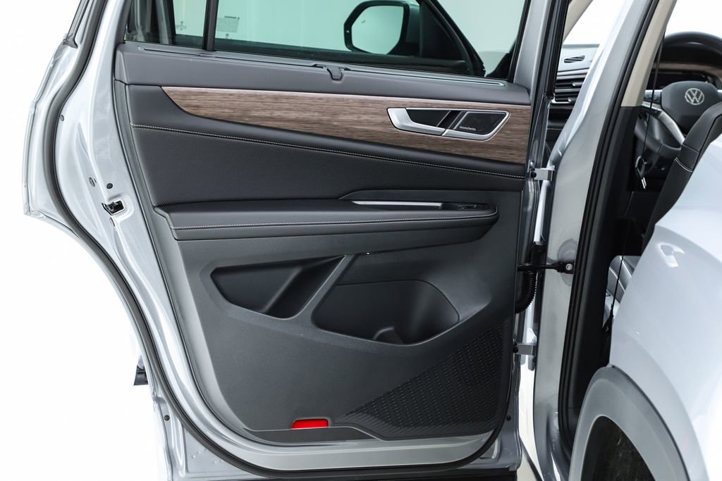 New 2026 Volkswagen Atlas SEL Premium R-Line image 17