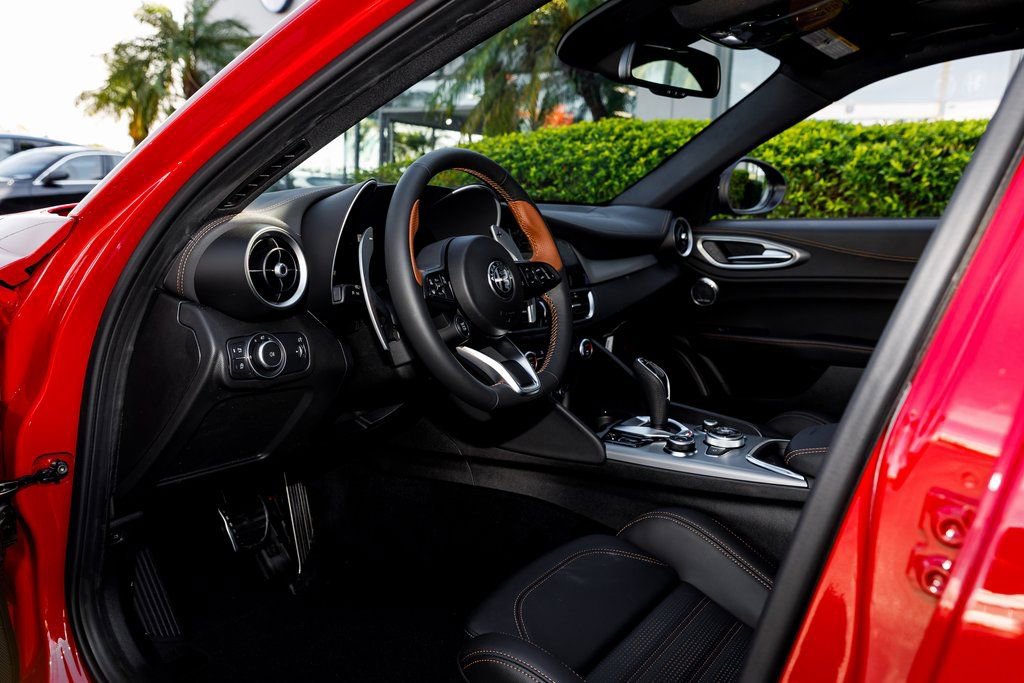 New 2025 Alfa Romeo Giulia w/ Driving Assist Package RWD image 30