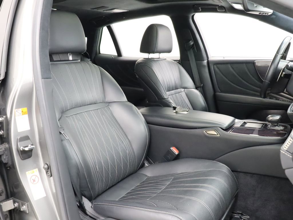 Used 2019 Lexus LS 500 w/ Interior Upgrade Package RWD image 28