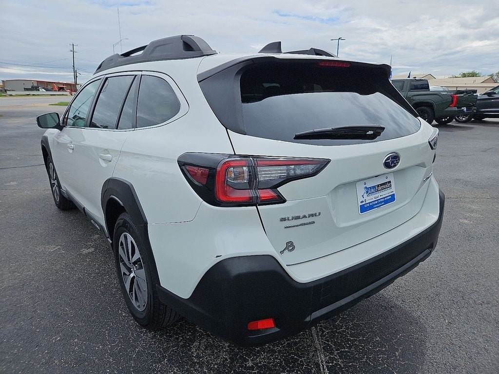 Used 2025 Subaru Outback Premium AWD/4WD image 5