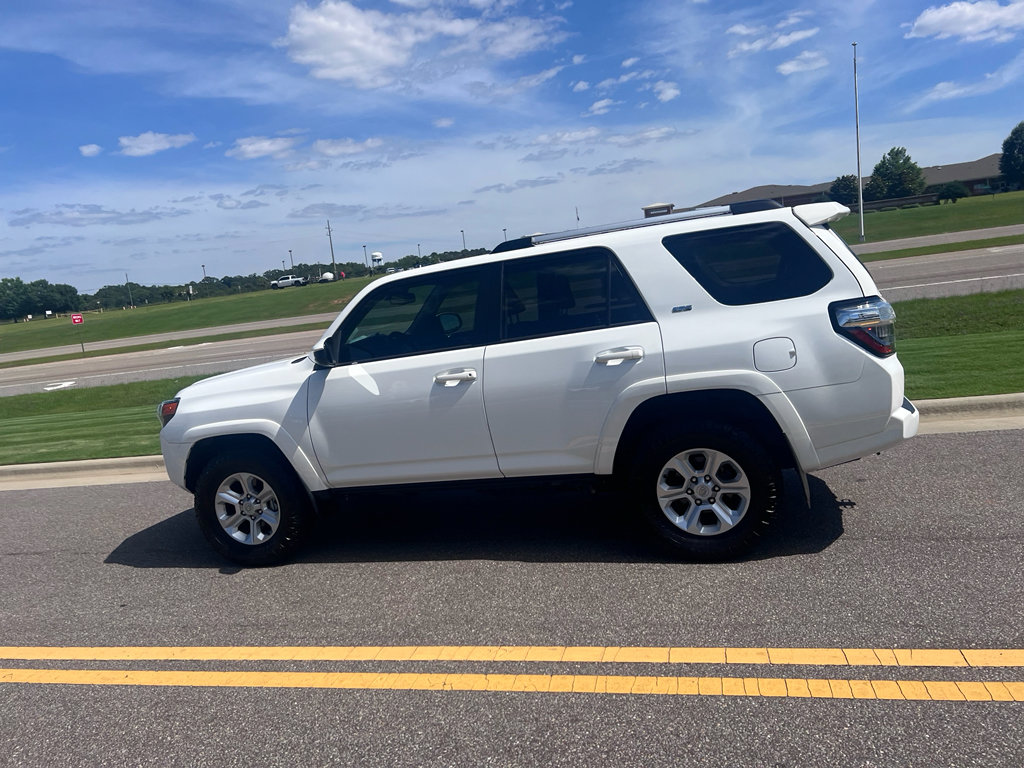 Used 2023 Toyota 4Runner SR5 AWD/4WD image 6