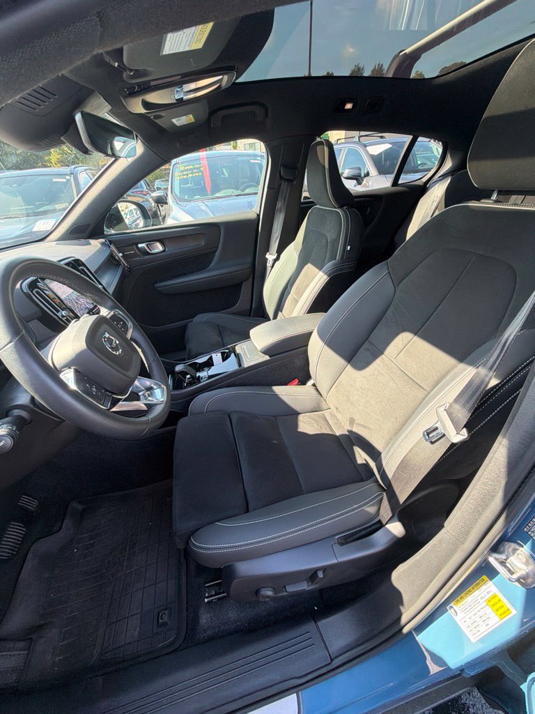 Used 2023 Volvo C40 P8 Recharge Ultimate w/ Protection Package Premier AWD/4WD image 13
