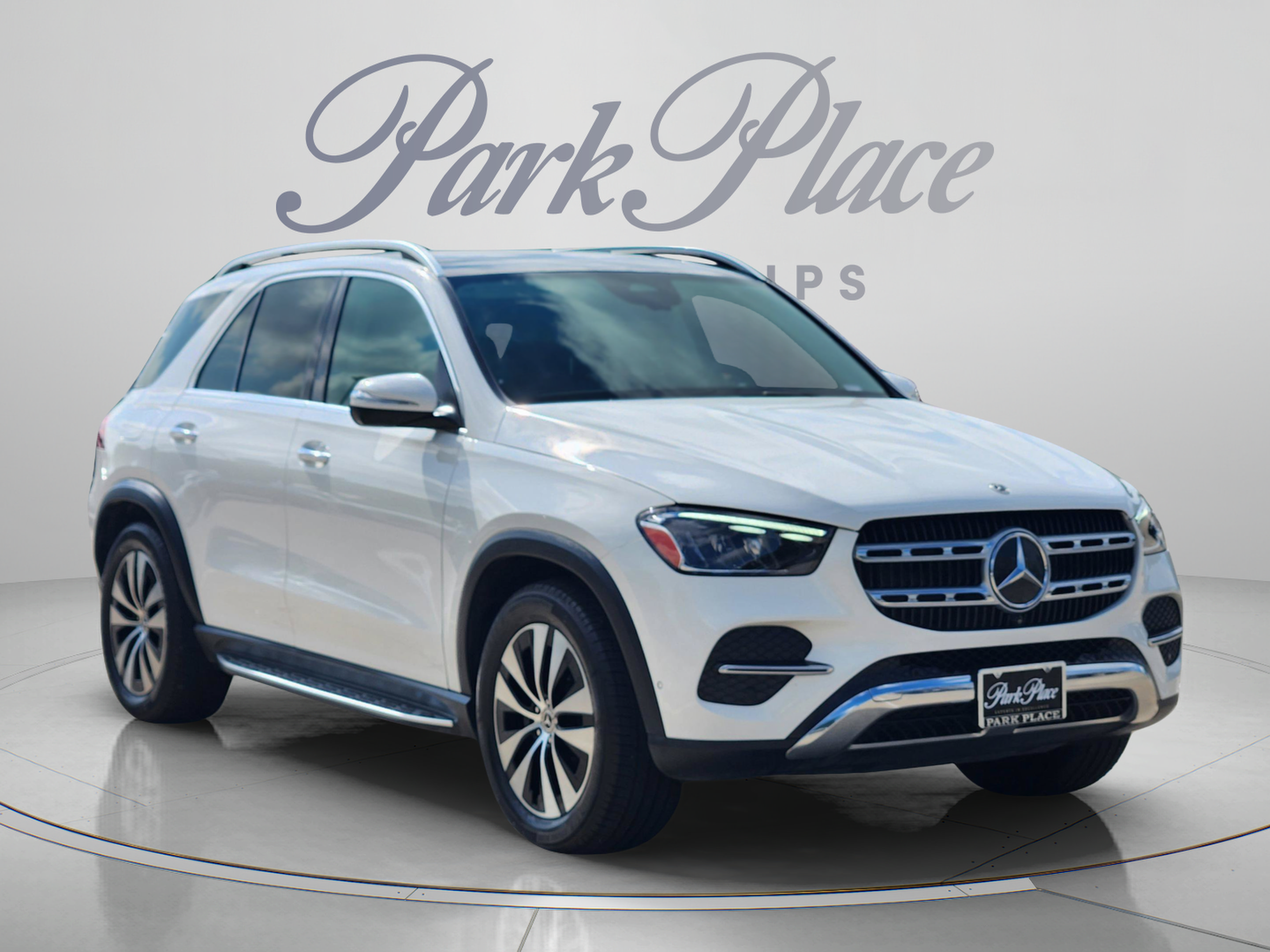 Used 2024 Mercedes-Benz GLE 350 4MATIC w/ Winter Package image 4