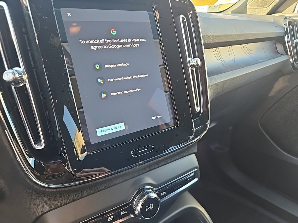 Certified 2024 Volvo XC40 Recharge Ultimate w/ Protection Package Premier image 15