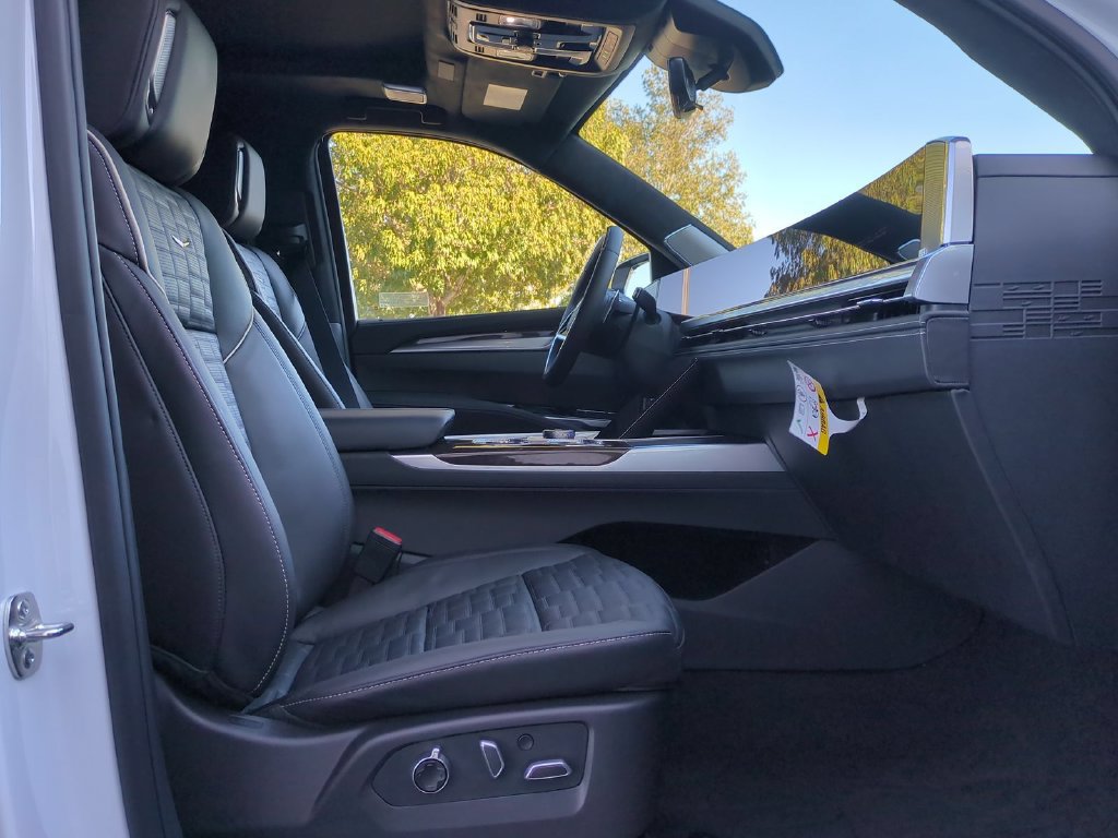 New 2026 Cadillac Escalade Platinum Sport AWD/4WD image 35