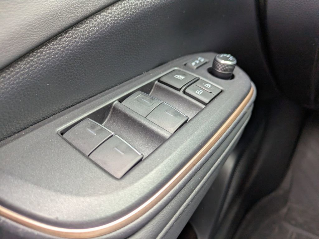 Used 2023 Toyota Crown Limited image 22