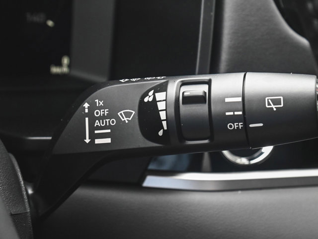 New 2025 Mitsubishi Outlander SE image 26