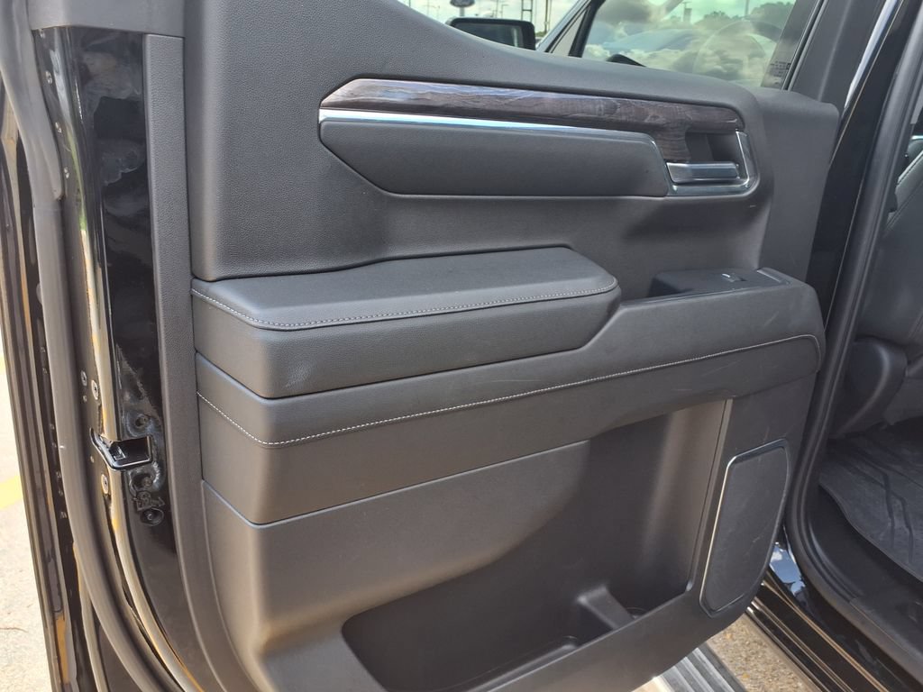 Used 2023 Chevrolet Silverado 1500 LTZ w/ LTZ Premium Package AWD/4WD image 13