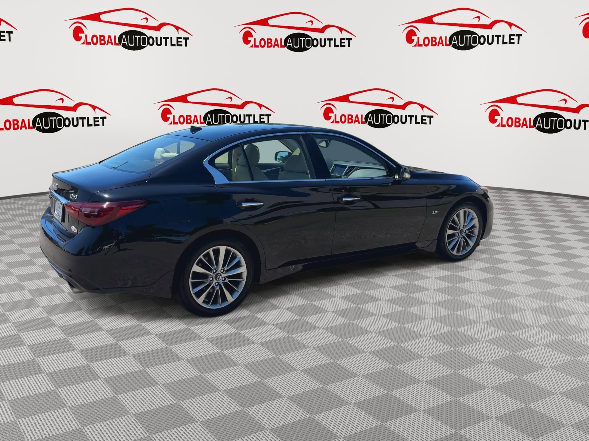 Used 2019 INFINITI Q50 Luxe w/ Essential Package (3.0T Luxe) AWD/4WD image 8